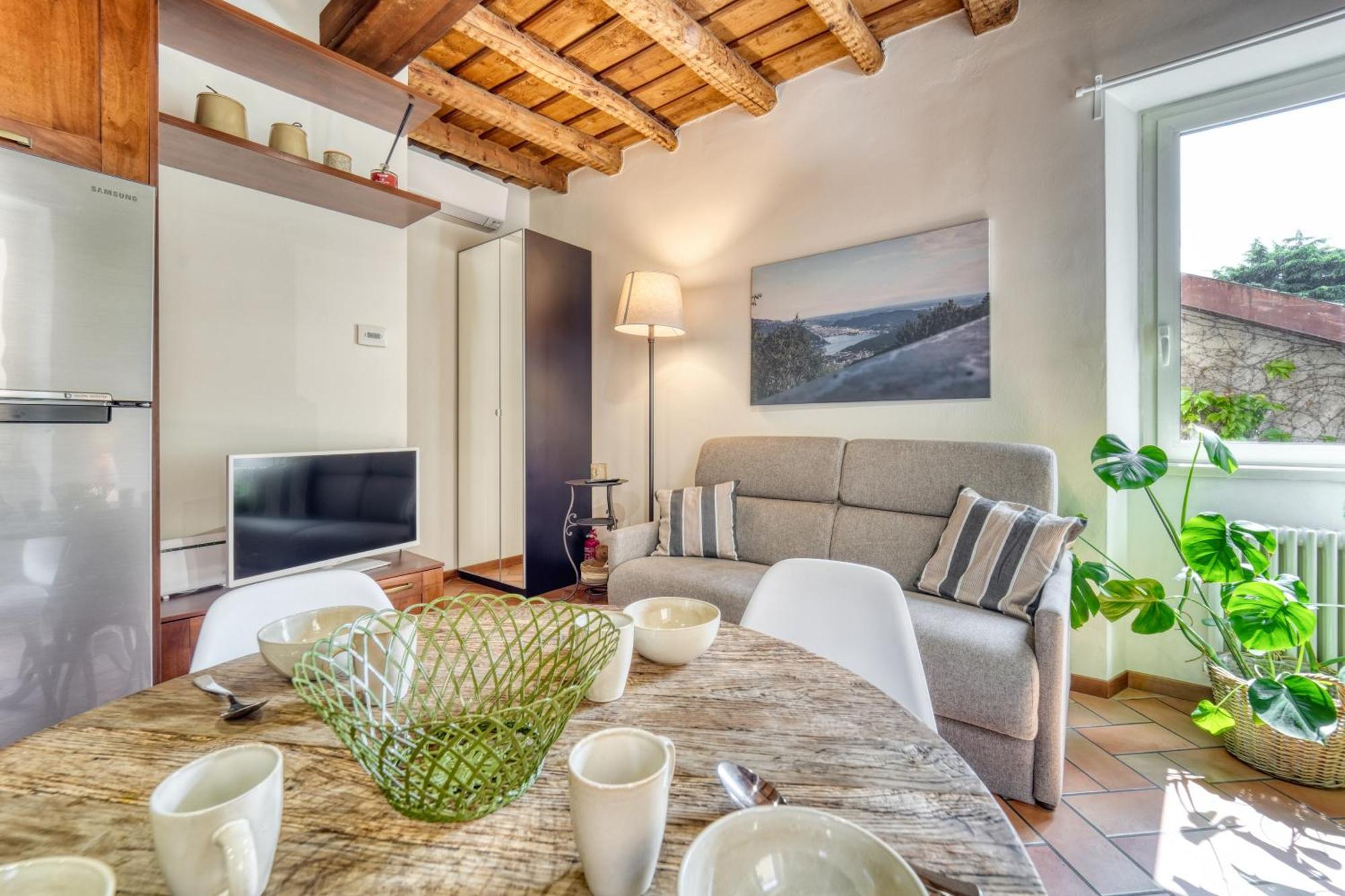 Casa Di Milo Apartment Cernobbio Bagian luar foto